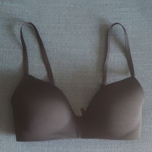 Victoria's secret wireless bra EUC